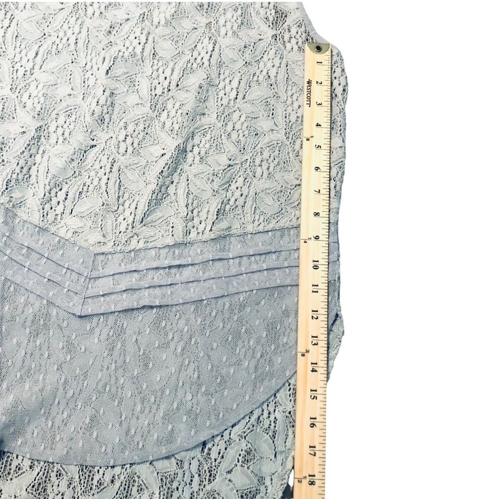 Free People S/PLight Blue Gray Modern Dot Lace High Neck Fashion Tunic Top Small - Picture 9 of 13